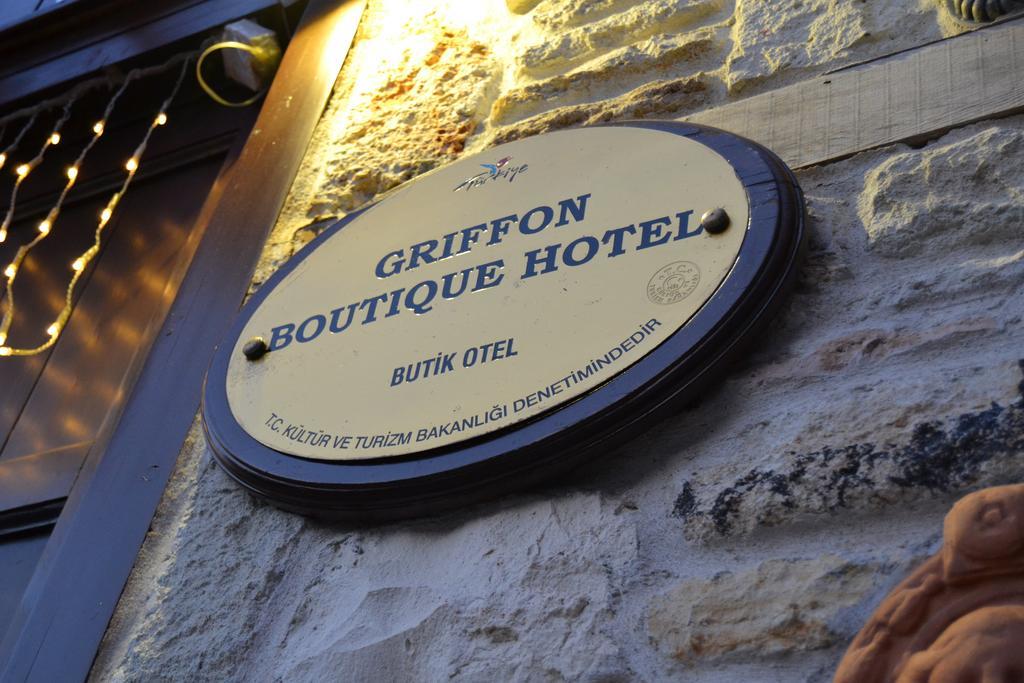 Griffon Hotel Yenifoca Buitenkant foto